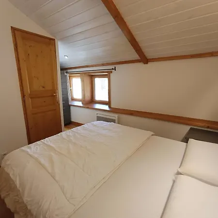 Cosy, 100m Des Pistes Et Commerces, 4 Pers, 30m², Parking, Balcon Plein Sud - Fr-1-445-202 Apartment Montgenevre