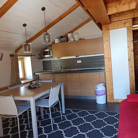 Cosy, 100m Des Pistes Et Commerces, 4 Pers, 30m², Parking, Balcon Plein Sud - Fr-1-445-202 Montgenevre