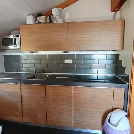 Cosy, 100m Des Pistes Et Commerces, 4 Pers, 30m², Parking, Balcon Plein Sud - Fr-1-445-202 * Montgenevre
